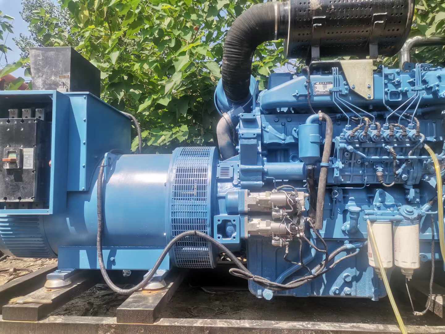 西华详细说明降低 800kW 柴油发电机输出电流波动的方法