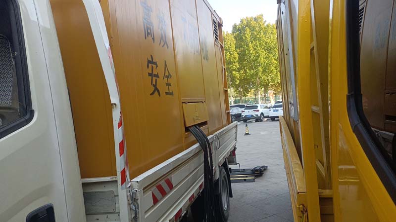 西华如何判断柴油发电机组和UPS电源的切换时间是否符合要求？