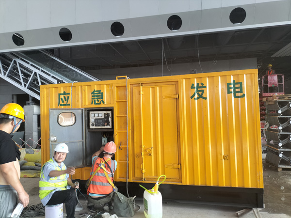 西华怎样判断空气滤清器是否需要更换？